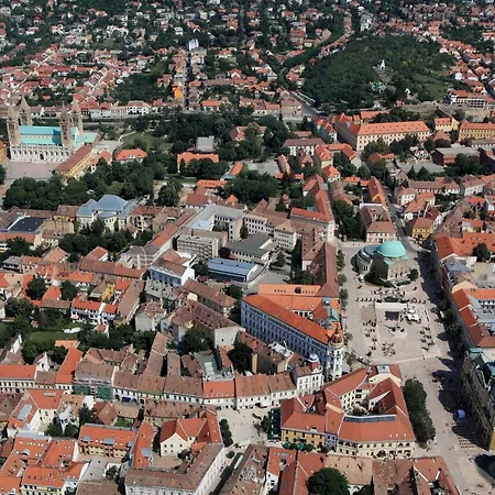 Lägenhet Toldi Pécs
