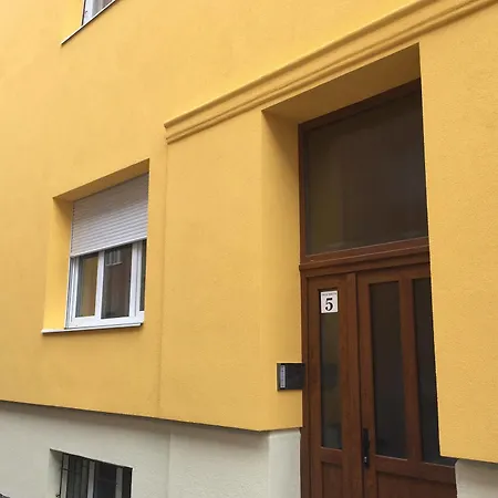 Toldi Apartman *